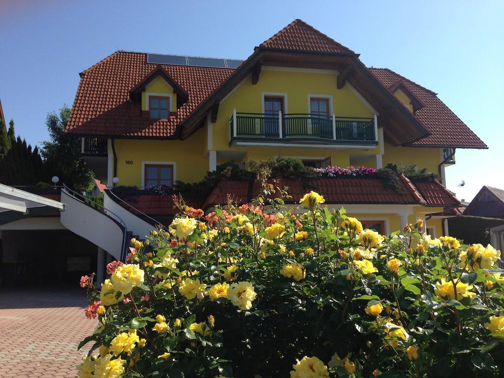 Haus Rose Apartamento Wenigzell Exterior foto